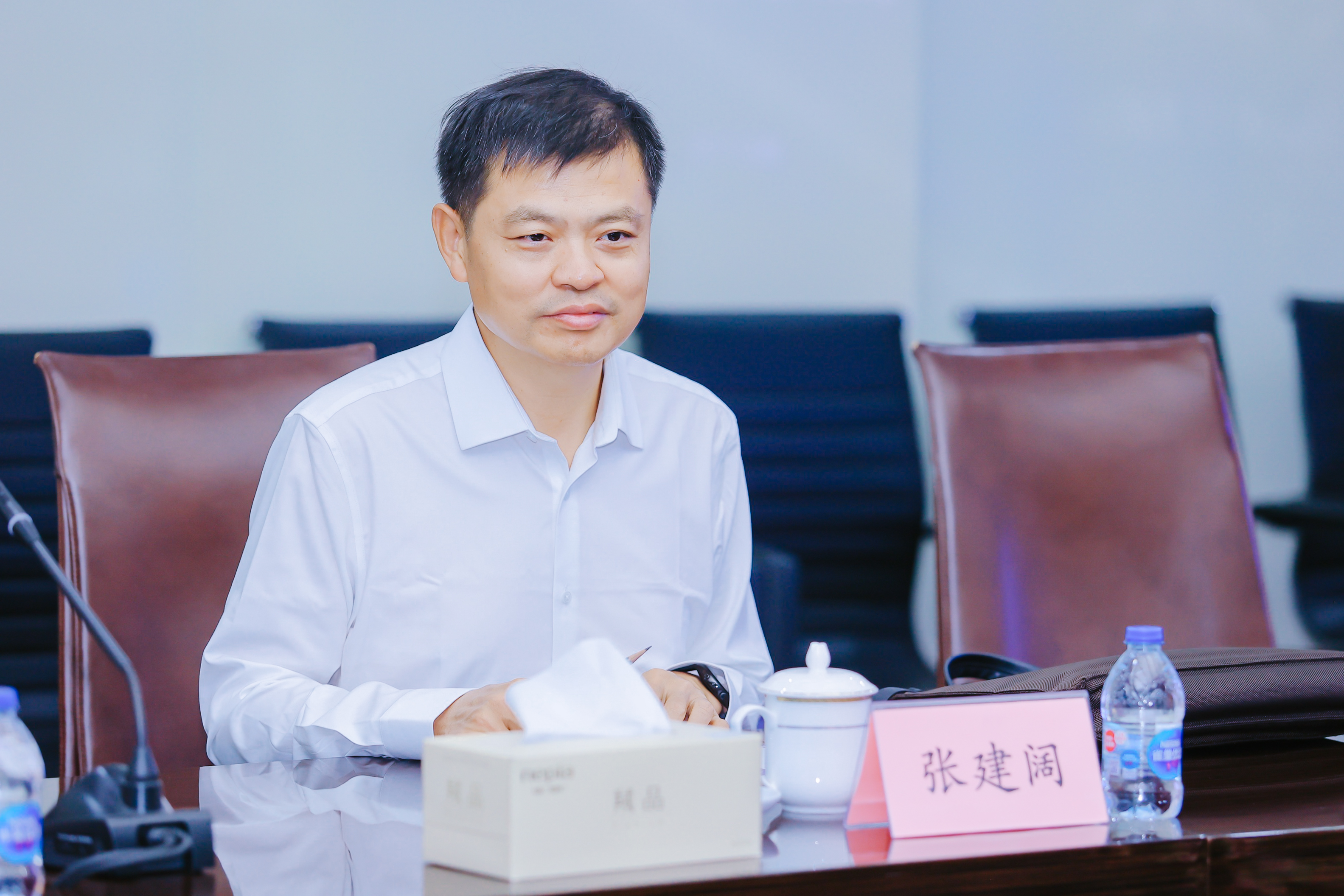 中國(guó)石化領(lǐng)導(dǎo)劉會(huì)友、張建闊一行蒞臨神開(kāi)參觀考察(圖5)